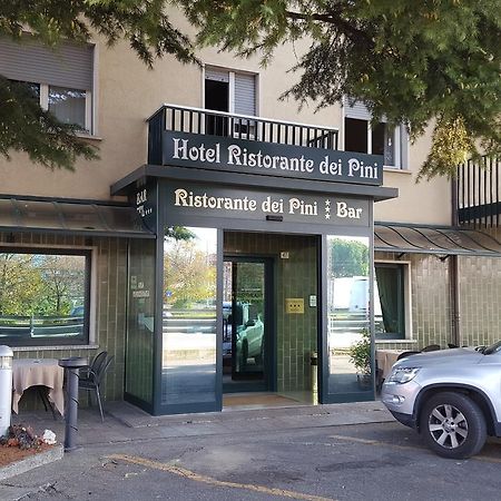 Hotel Dei Pini Medolago Exteriör bild